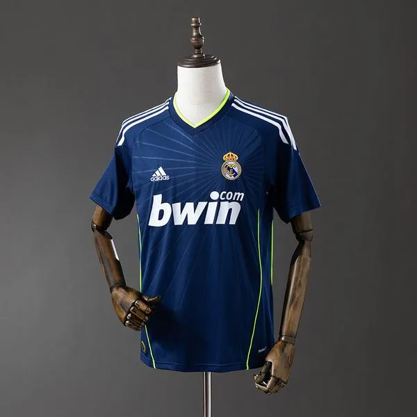 Camiseta de fútbol Real Madrid 2010/11 VISITANTE MANGA CORTA VERSION FAN